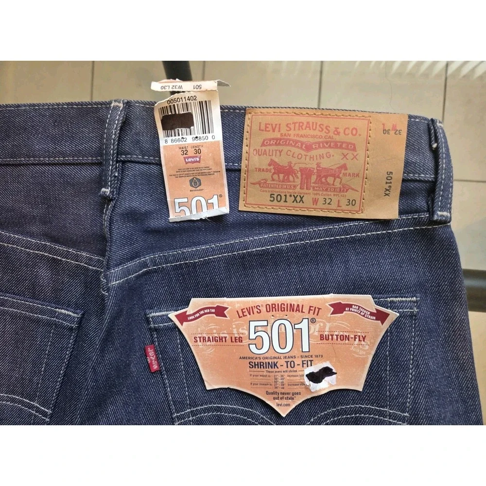 Levis 501 Jeans Mens 32x30 Blue Button Fly Straight Leg Denim